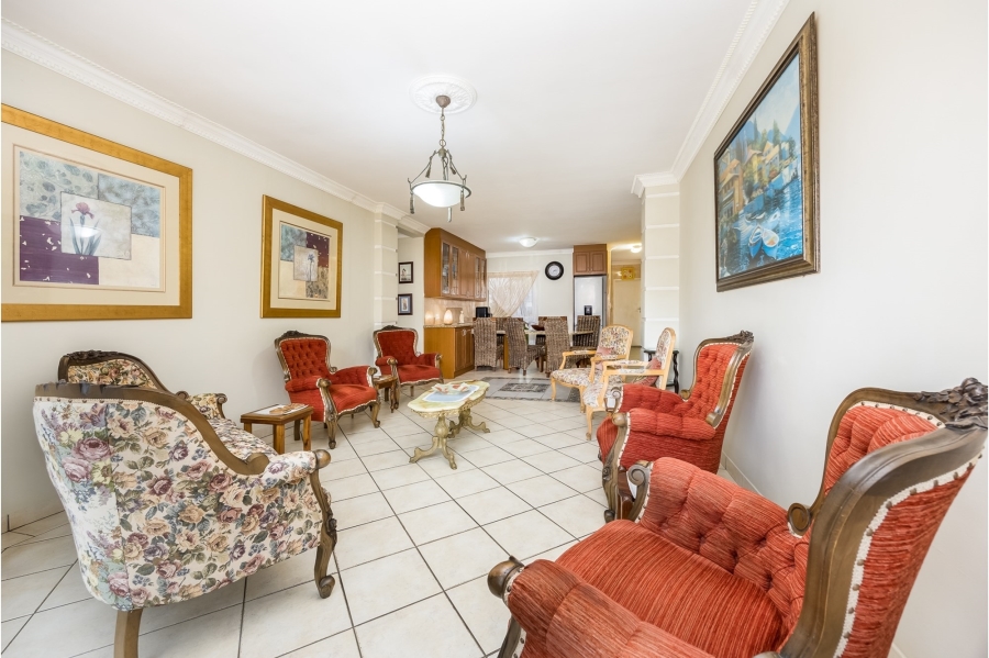 9 Bedroom Property for Sale in Vierlanden Western Cape